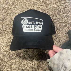 Bass Pro Shops Classic Black Mesh Hat